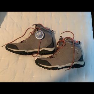 Columbia women’s waterproof hiking boots, 9.5. NWT